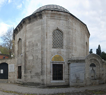 siyavus-pasa-turbesi-1